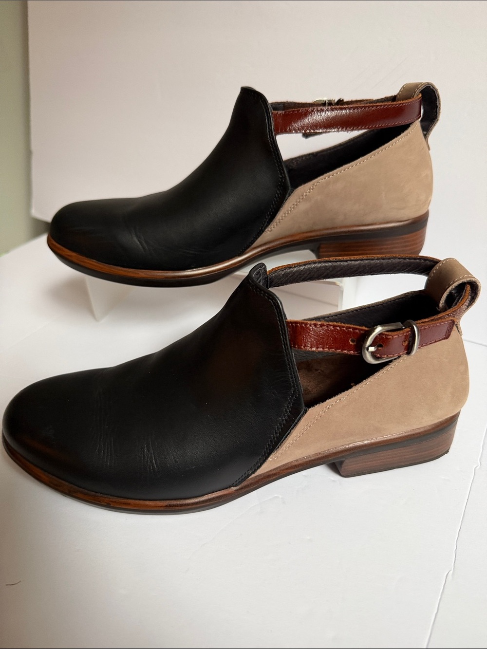 Naot Two-Tone Leather Cutout Mule in Black, Tan & Brown 8